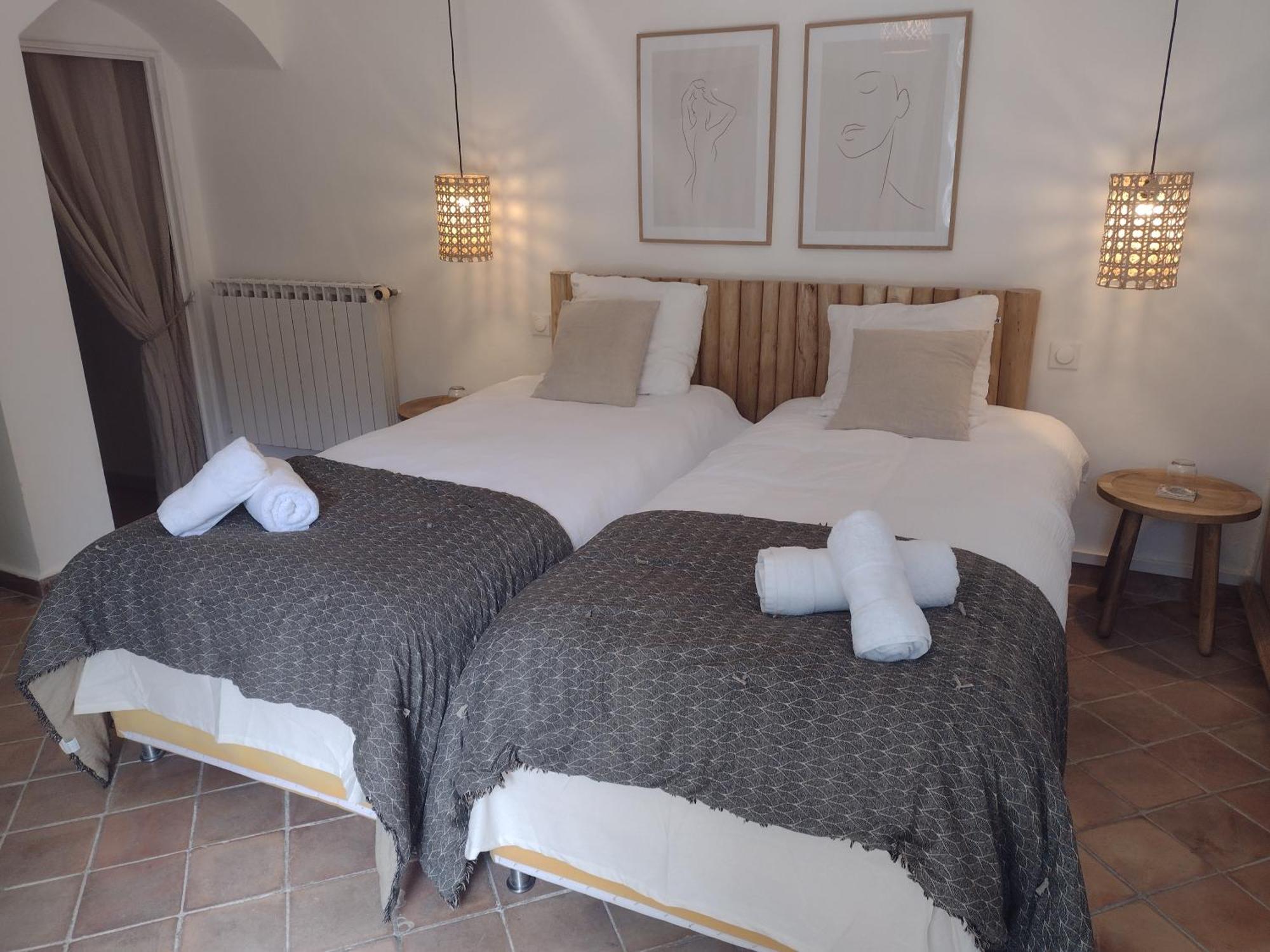 La Maison Des Autres, Piscine Chauffee, Chambres D'Hotes Proches Uzes, Nimes, Pont Du Gard Saint-Genies-de-Malgoires Cameră foto